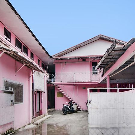 Spot On 91858 Raja Homestay Syariah Pekanbaru Luaran gambar